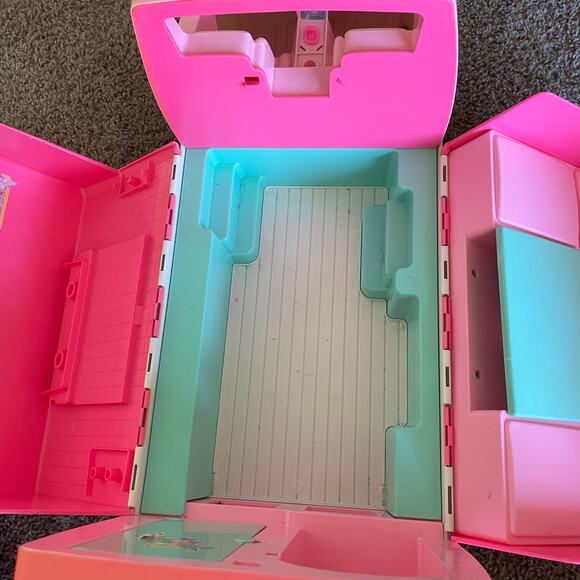 Vintage 1996 Barbie Mattel Large 59x45x30cm Pink Magical Motorhome Vehicle - Picture 13 of 16
